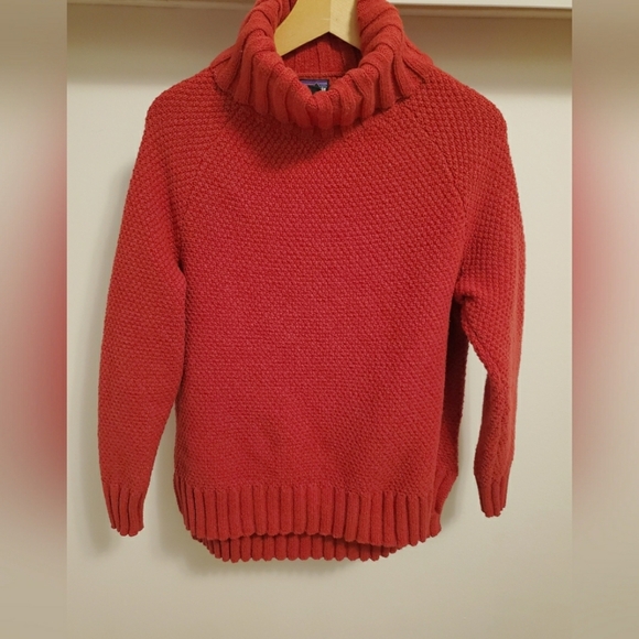 Patagonia turtleneck long sleeves sweater. Knit. Ribbed on neck. Red. Size L. - Picture 1 of 11